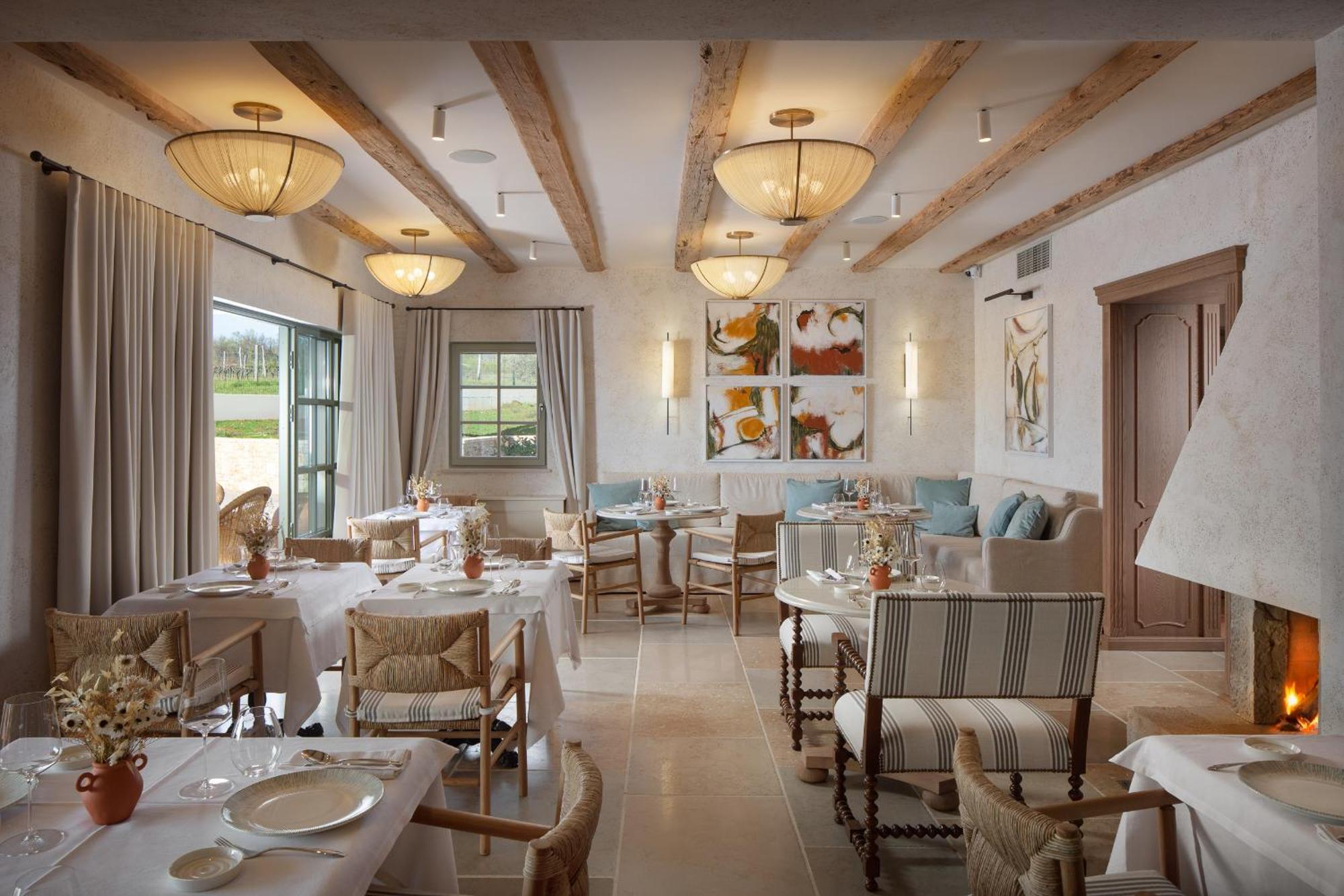 Saints Hills Cantina Višnjan Exteriör bild